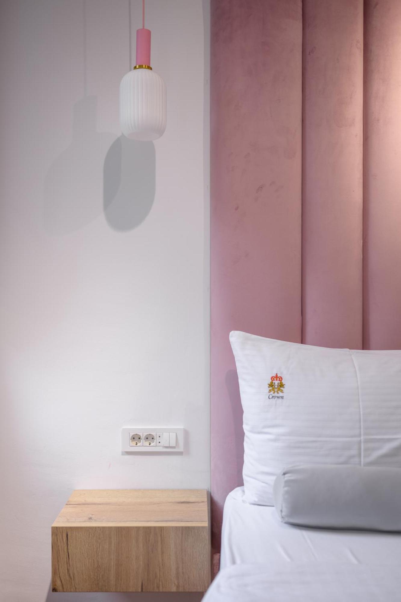 Crown Apartments Zagreb Bagian luar foto